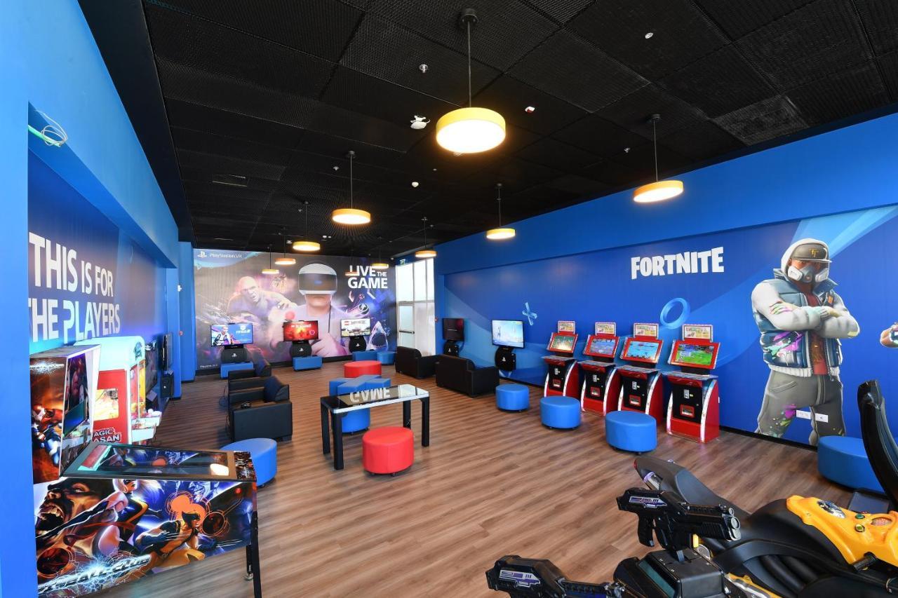 Vert Hotel Eilat By Afi Hotels Esterno foto GameStop store interior